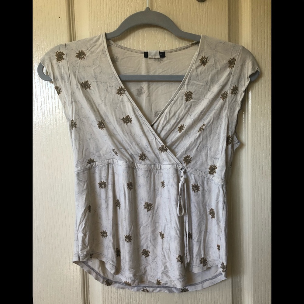 Pre-loved wrap top with V-neck and tie